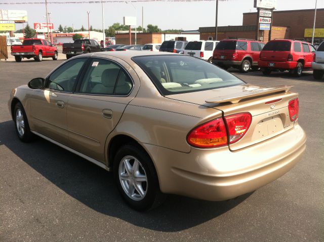 Oldsmobile Alero 2004 photo 2