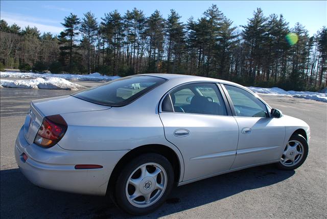 Oldsmobile Aurora 2001 photo 2