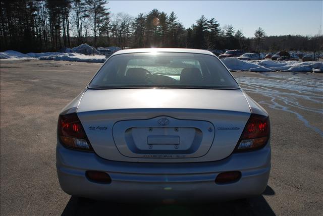 Oldsmobile Aurora 2001 photo 3