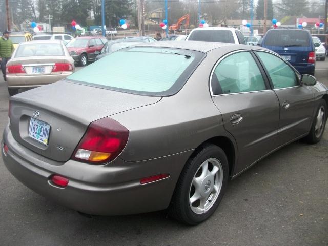 Oldsmobile Aurora 2001 photo 2