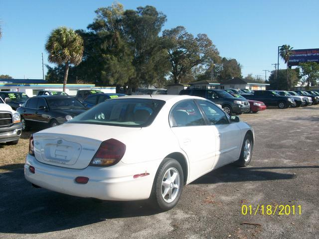 Oldsmobile Aurora 2001 photo 2