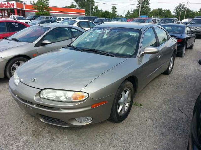 Oldsmobile Aurora Base Sedan