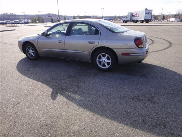 Oldsmobile Aurora 2001 photo 2