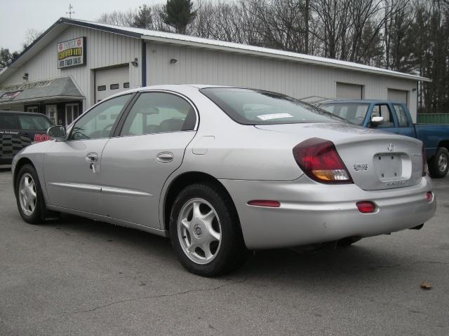 Oldsmobile Aurora 2001 photo 1