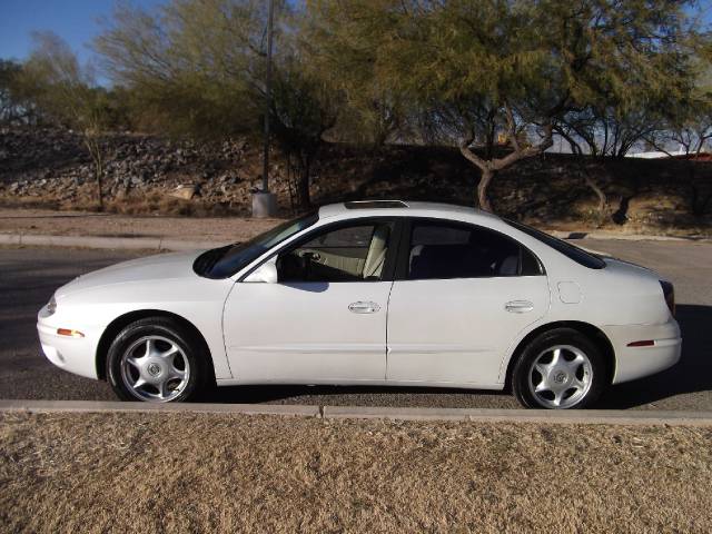 Oldsmobile Aurora 2001 photo 1