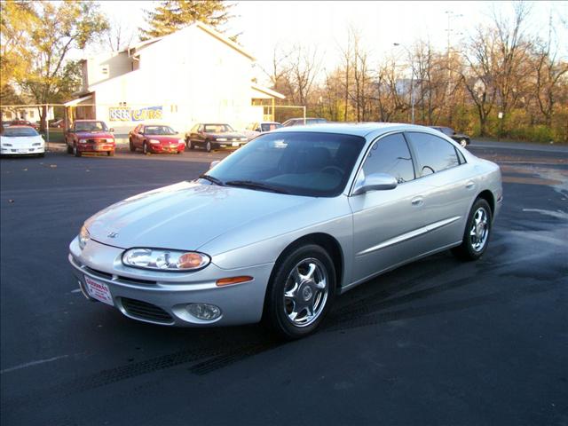 Oldsmobile Aurora Base Sedan