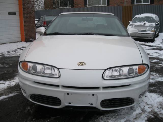 Oldsmobile Aurora Base Sedan