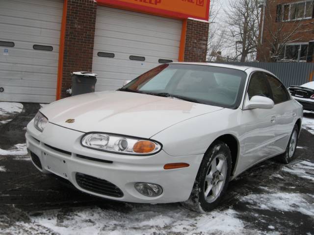 Oldsmobile Aurora 2001 photo 1