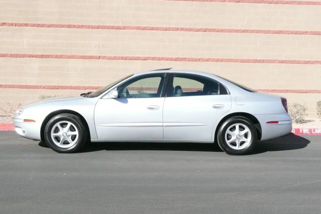 Oldsmobile Aurora Base Sedan