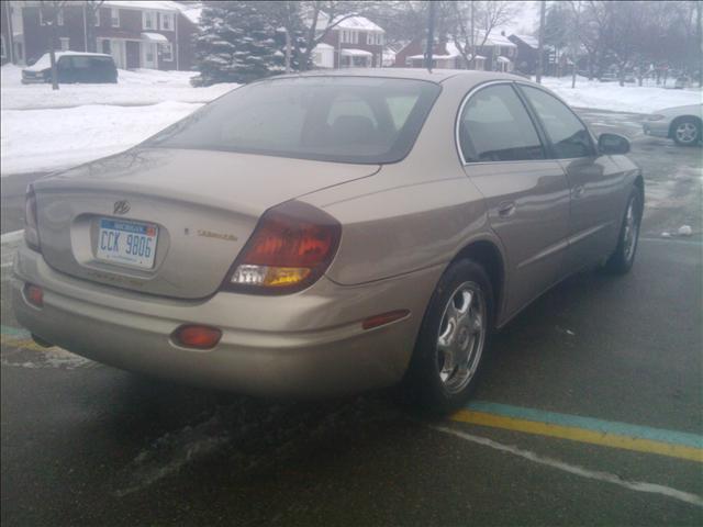 Oldsmobile Aurora 2001 photo 2