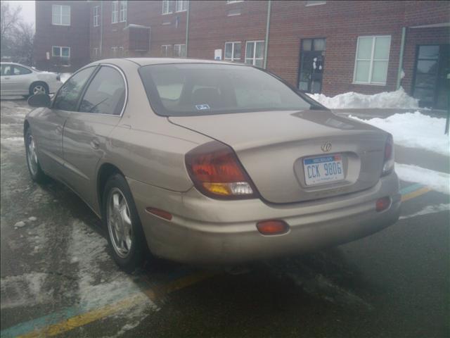 Oldsmobile Aurora 2001 photo 3