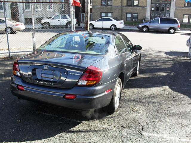 Oldsmobile Aurora 2001 photo 2