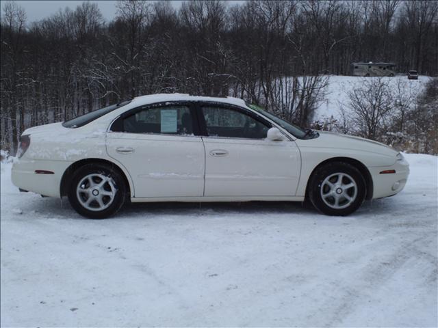 Oldsmobile Aurora Base Sedan