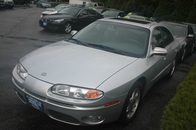 Oldsmobile Aurora 2001 photo 2