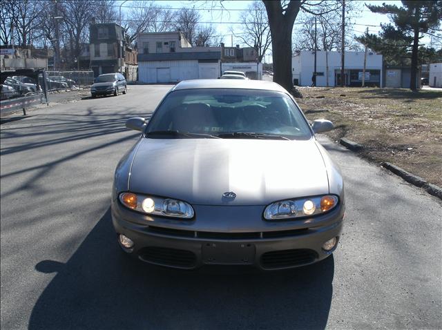 Oldsmobile Aurora Base Sedan