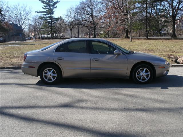 Oldsmobile Aurora 2001 photo 2