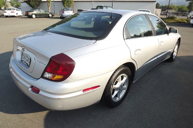 Oldsmobile Aurora 2002 photo 2