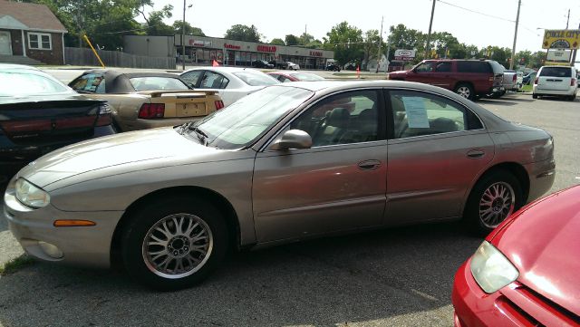 Oldsmobile Aurora 2002 photo 2