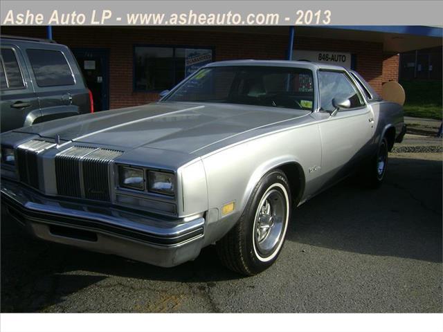 Oldsmobile CUTLASS 1976 photo 2