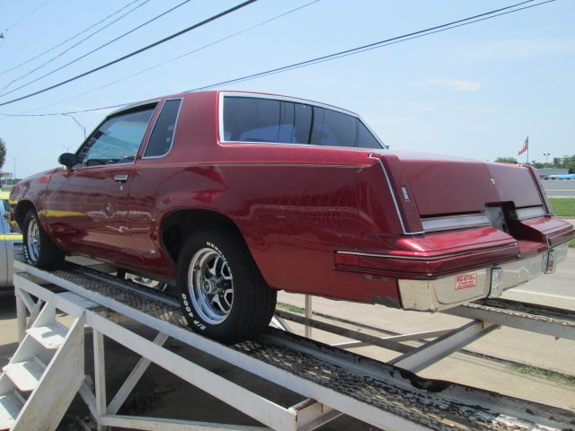 Oldsmobile CUTLASS 1987 photo 2