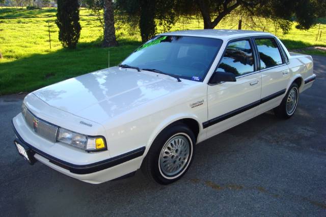 Oldsmobile Cutlass Ciera 1992 photo 2