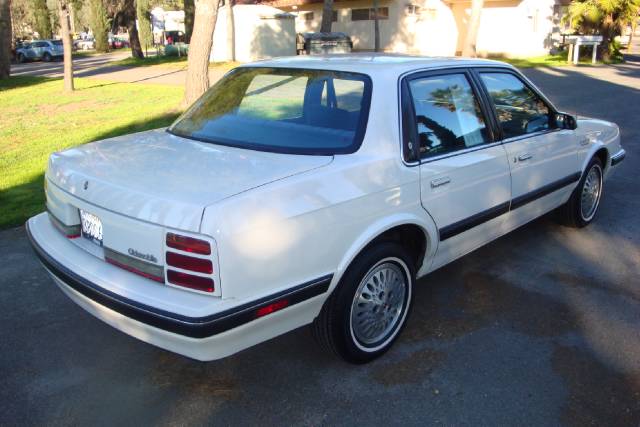 Oldsmobile Cutlass Ciera XR Sedan