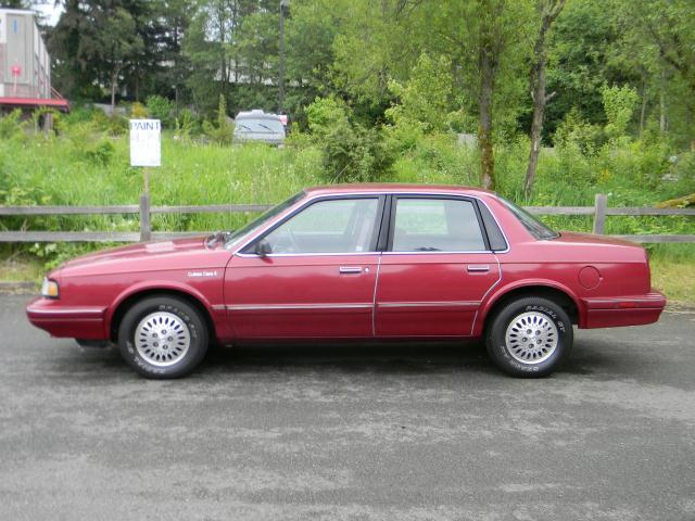 Oldsmobile Cutlass Ciera 1993 photo 1