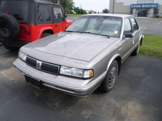 Oldsmobile Cutlass Ciera 1995 photo 2