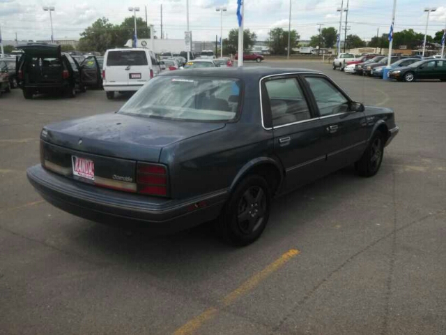 Oldsmobile Cutlass Ciera 1995 photo 3