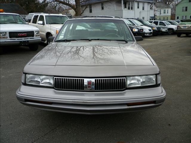 Oldsmobile Cutlass Ciera LS S Sedan