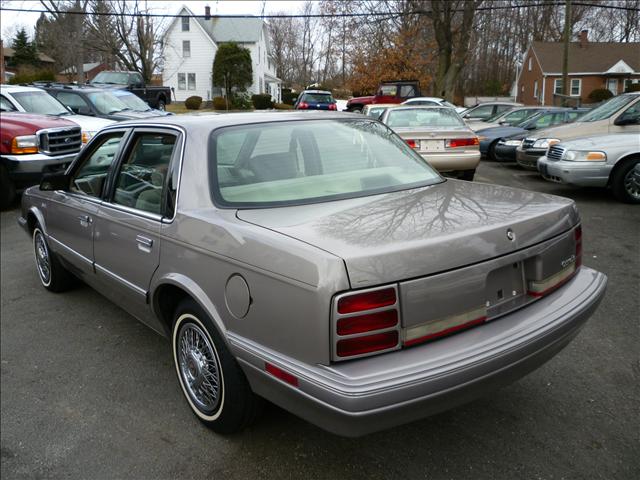 Oldsmobile Cutlass Ciera 1996 photo 1