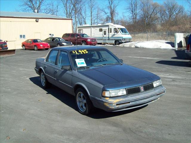 Oldsmobile Cutlass Ciera LS S Sedan