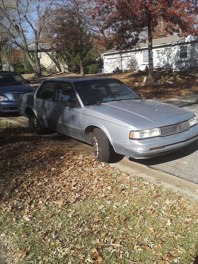 Oldsmobile Cutlass Ciera 1996 photo 2