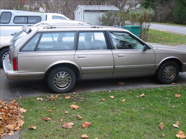 Oldsmobile Cutlass Ciera 1996 photo 1