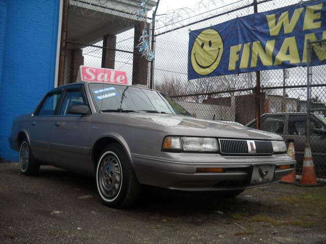 Oldsmobile Cutlass Ciera LS S Sedan