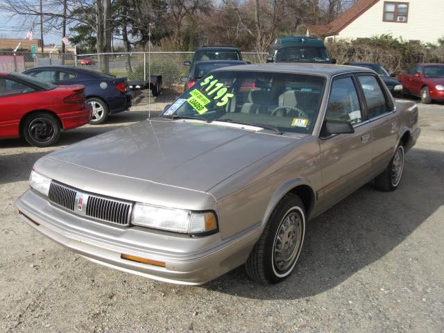 Oldsmobile Cutlass Ciera LS S Sedan