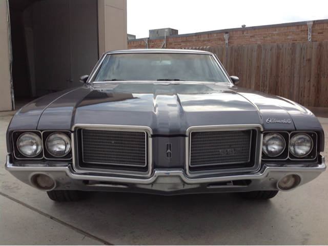 Oldsmobile Cutlass Supreme 1972 photo 2