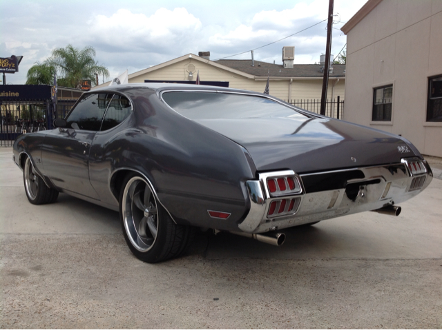 Oldsmobile Cutlass Supreme 1972 photo 4