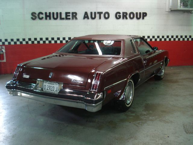 Oldsmobile Cutlass Supreme 1976 photo 11