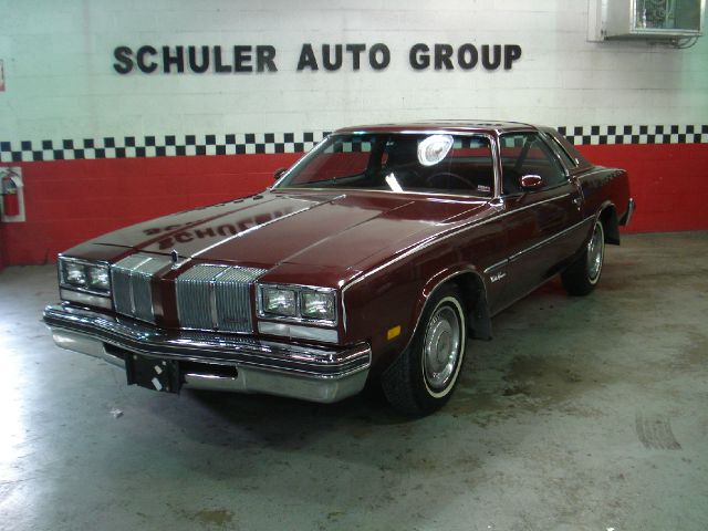 Oldsmobile Cutlass Supreme 1976 photo 14