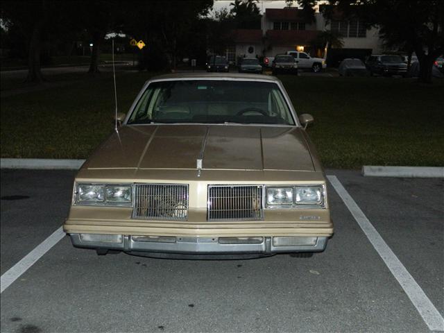 Oldsmobile Cutlass Supreme 1981 photo 1