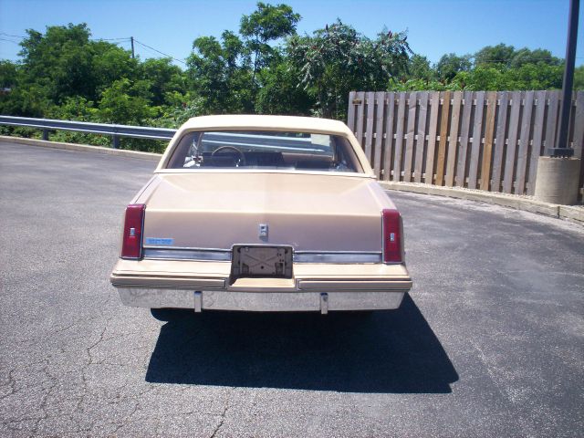 Oldsmobile Cutlass Supreme 1985 photo 3