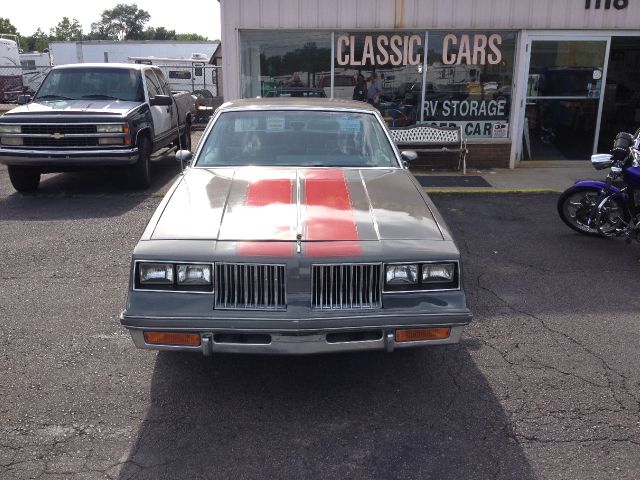 Oldsmobile Cutlass Supreme 1986 photo 2