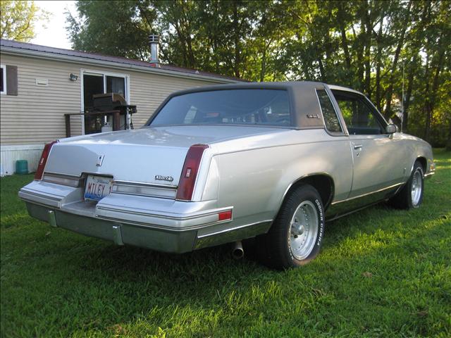 Oldsmobile Cutlass Supreme 1986 photo 1