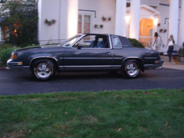 Oldsmobile Cutlass Supreme 1988 photo 3