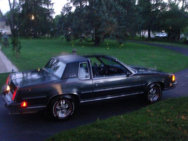 Oldsmobile Cutlass Supreme 1988 photo 2