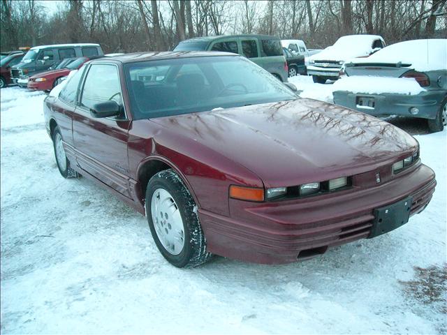 Oldsmobile Cutlass Supreme 1993 photo 2