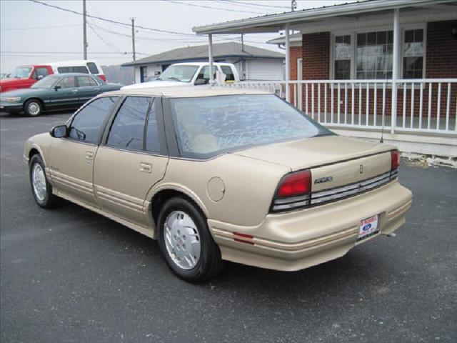 Oldsmobile Cutlass Supreme 1993 photo 1