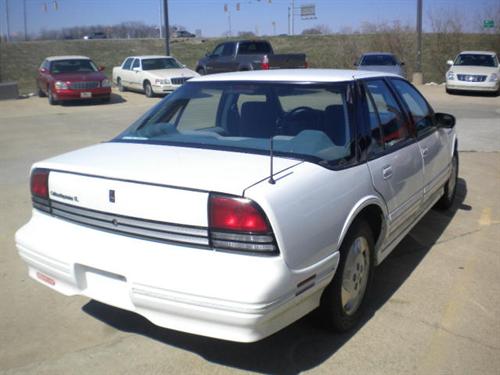 Oldsmobile Cutlass Supreme 1996 photo 1