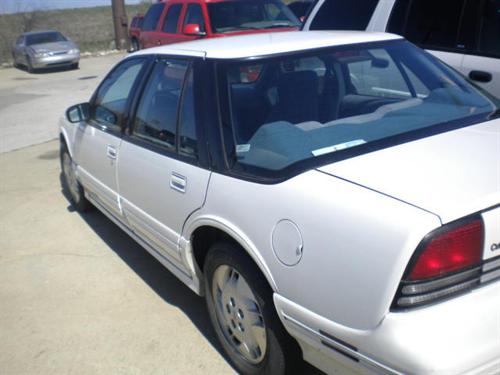 Oldsmobile Cutlass Supreme 1996 photo 3